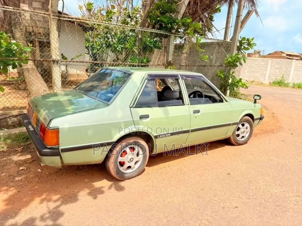Mitsubishi Lancer Box 1982 Car (Used)