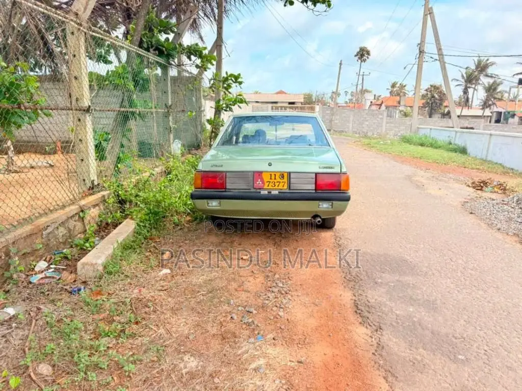 Mitsubishi Lancer Box 1982 Car (Used)