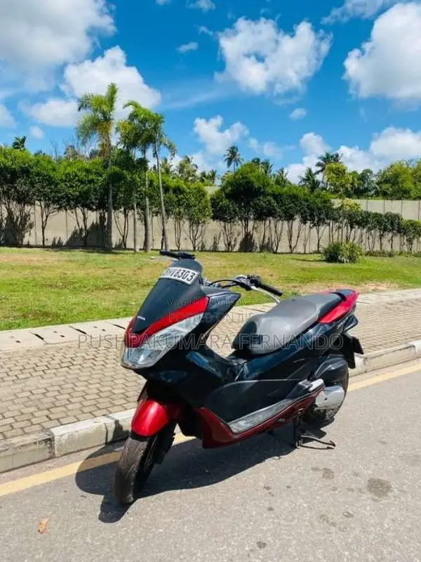 Honda Pcx 2016 Motorbike (Used)