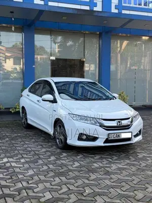 Honda Grace 2015 Car (Used)