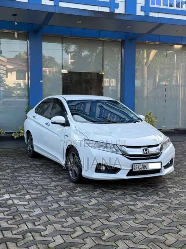 Honda Grace 2015 Car (Used)