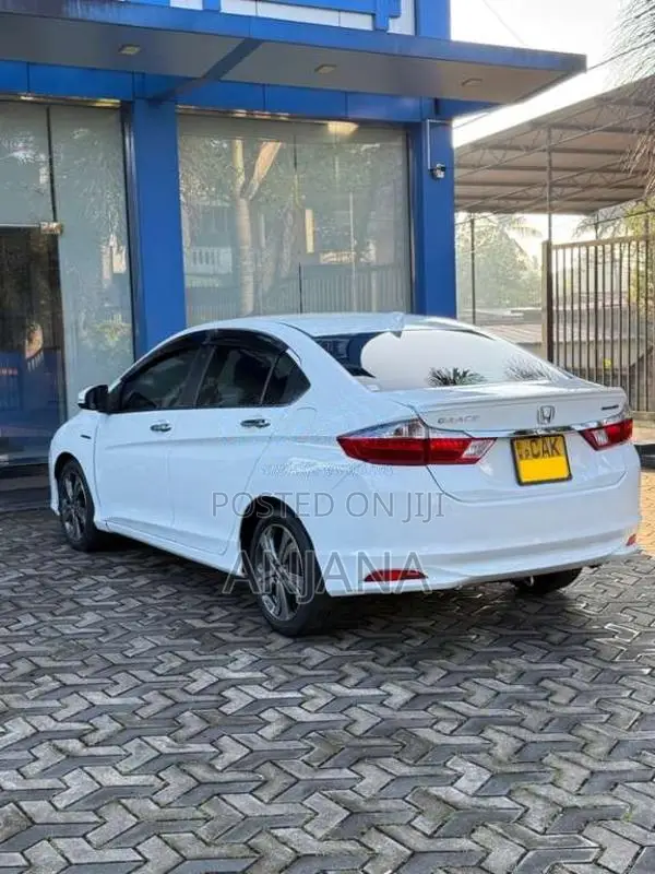 Honda Grace 2015 Car (Used)