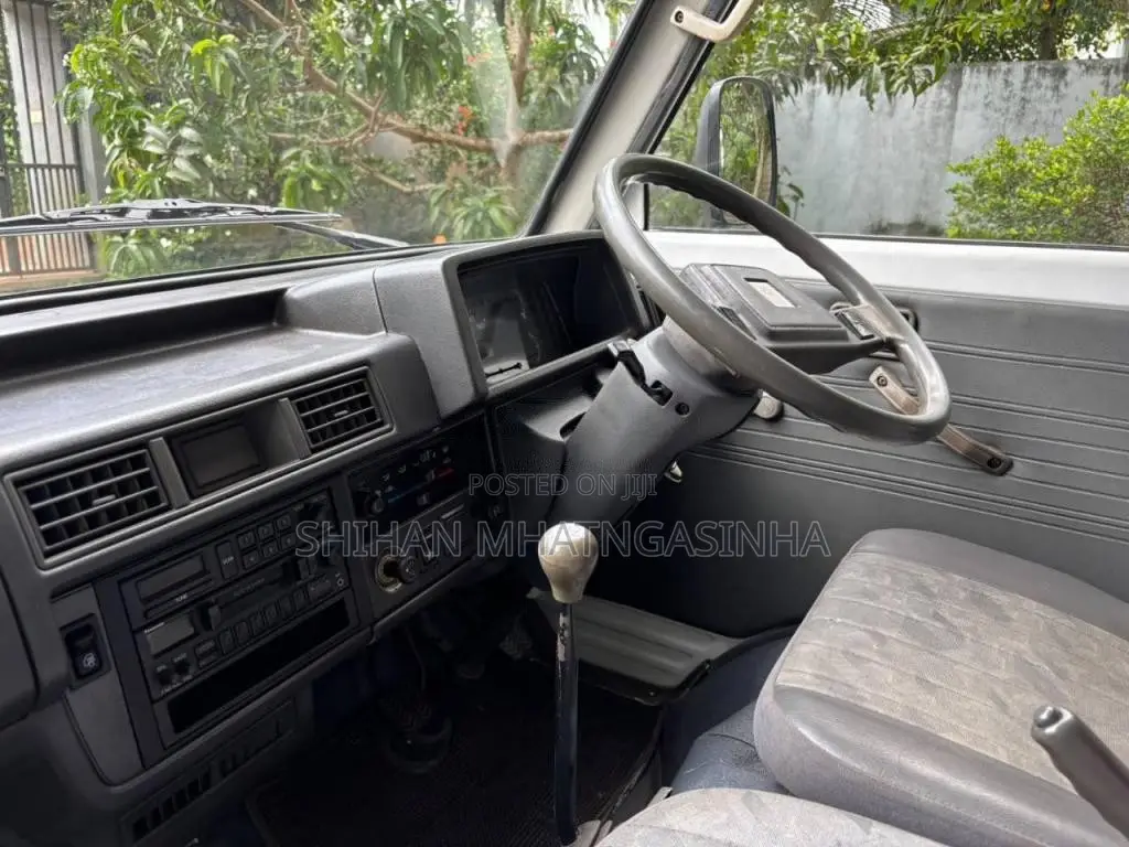 Mazda Brawny 1995 Van (Used)