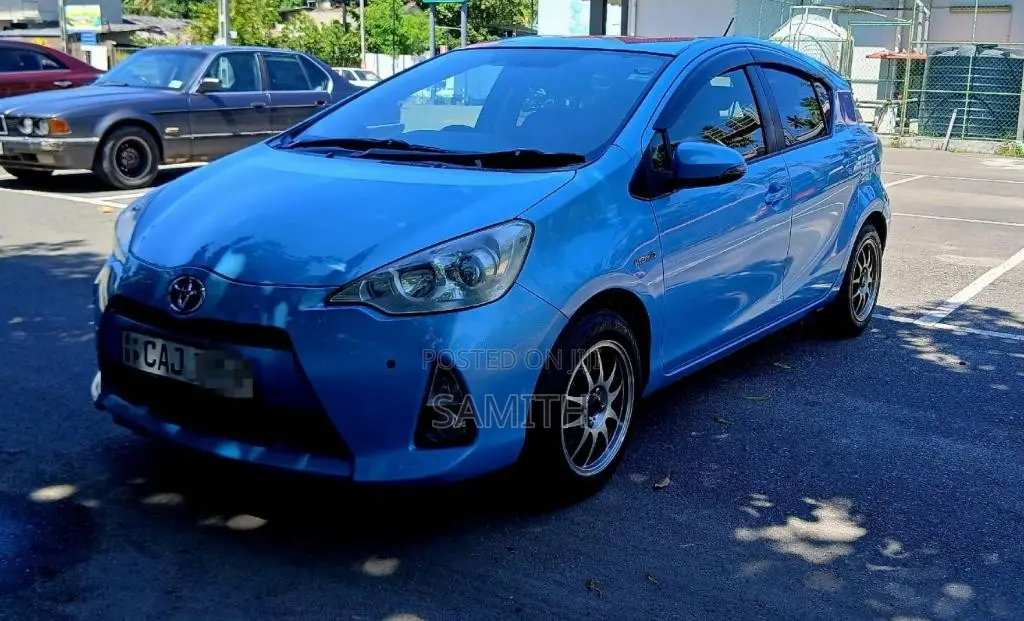 Toyota Aqua 2013 Car (Used)