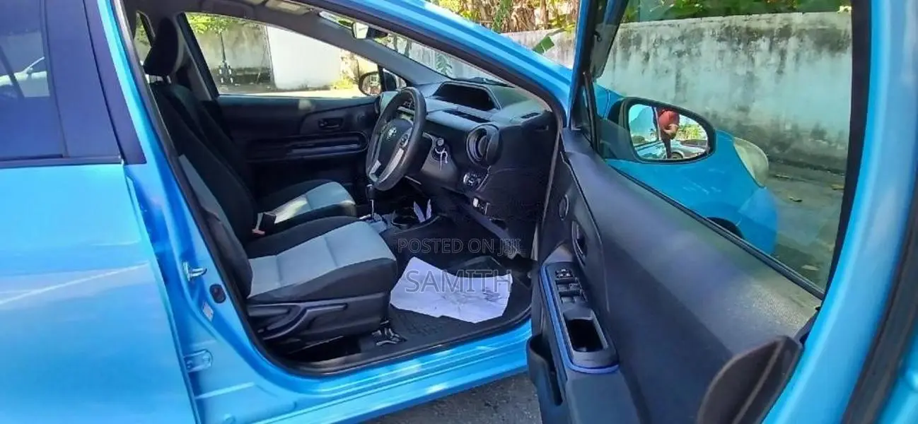 Toyota Aqua 2013 Car (Used)