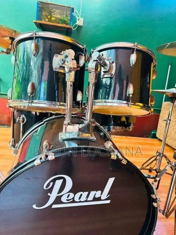 Pearl Drum Set