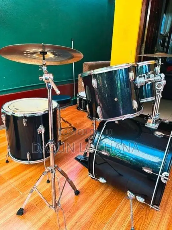 Pearl Drum Set