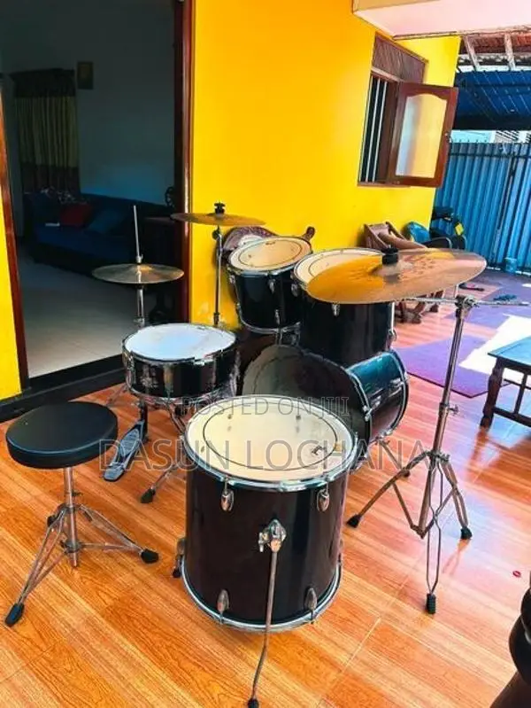 Pearl Drum Set