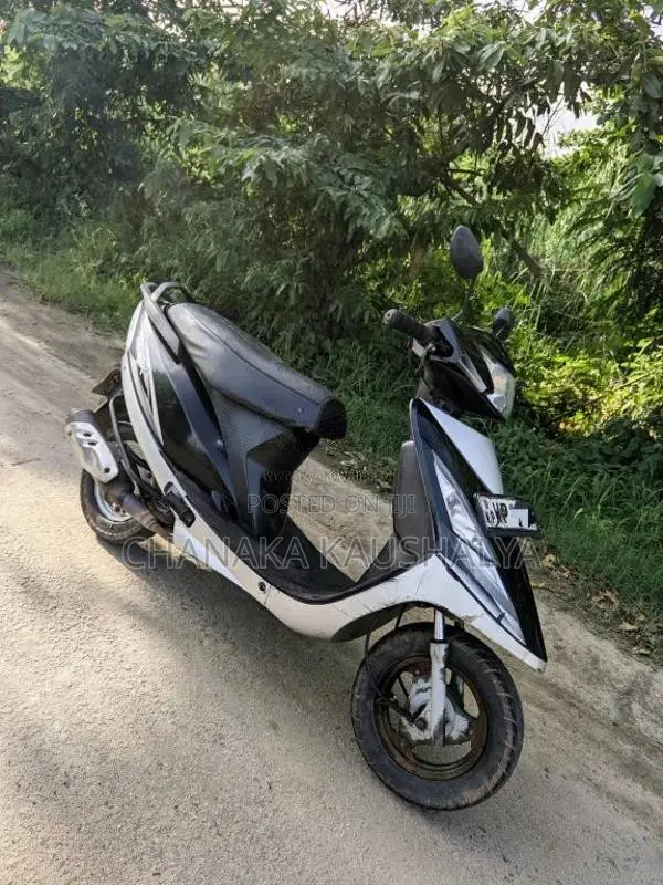 TVS Scooty Streak 2011 Motorbike (Used)