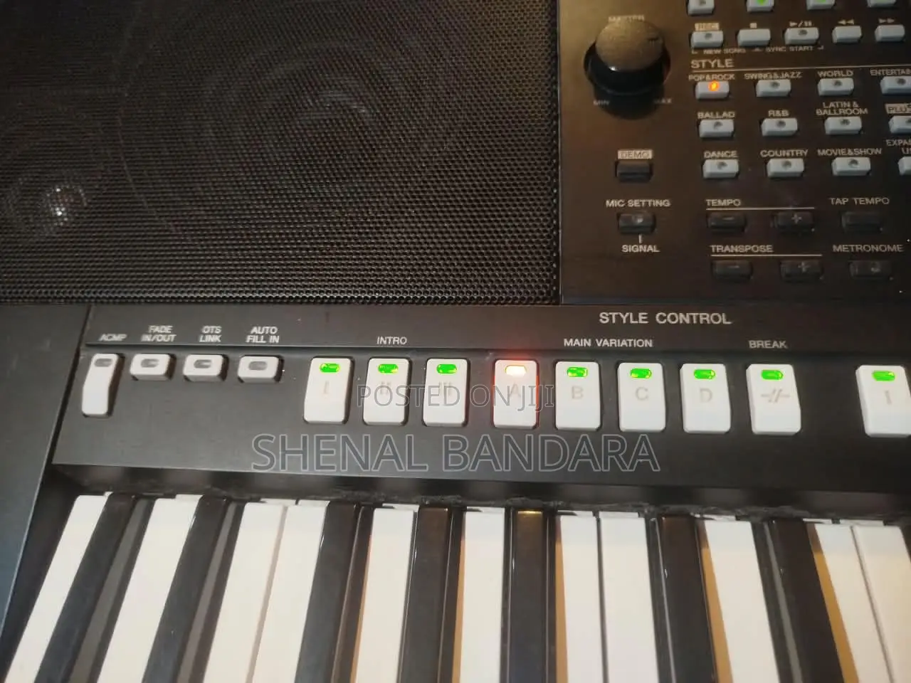 Yamaha PSR-S775 Professional Keyboard for Sale