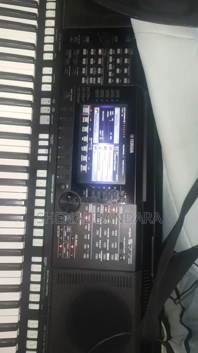 Yamaha PSR-S775 Professional Keyboard for Sale
