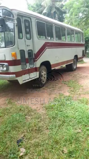 Mitsubishi Fuso 1976 Bus (Used)