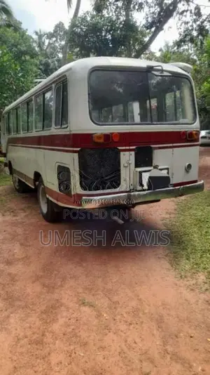 Mitsubishi Fuso 1976 Bus (Used)