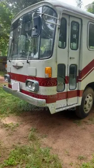 Mitsubishi Fuso 1976 Bus (Used)