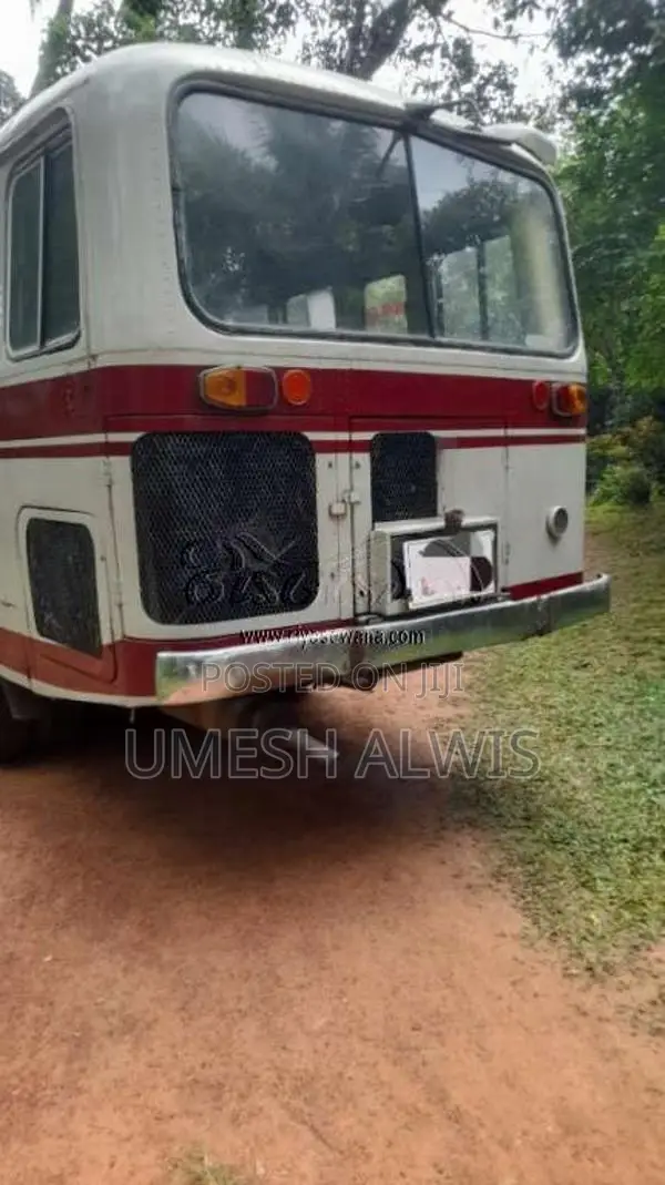 Mitsubishi Fuso 1976 Bus (Used)