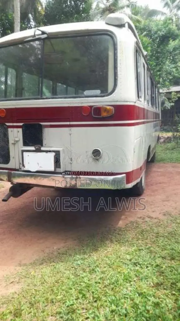Mitsubishi Fuso 1976 Bus (Used)