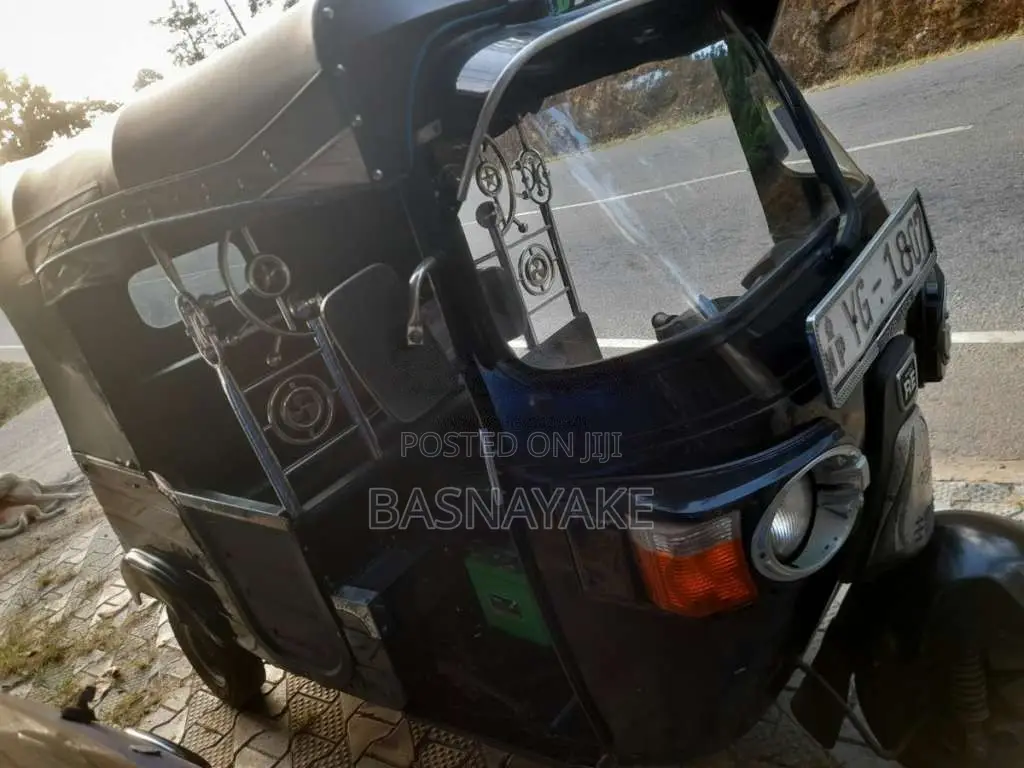 Bajaj 4 Stroke 2011 Three Wheel (Used)