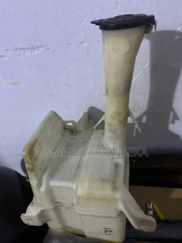 121WiperWaterTank for Car