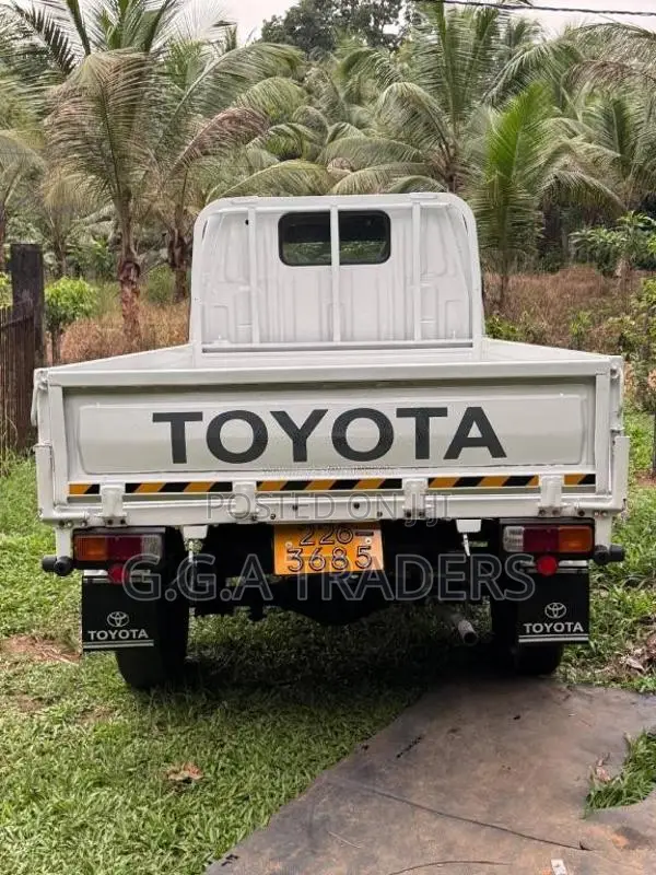 Toyota Toyoace 1992 Lorry (Used)