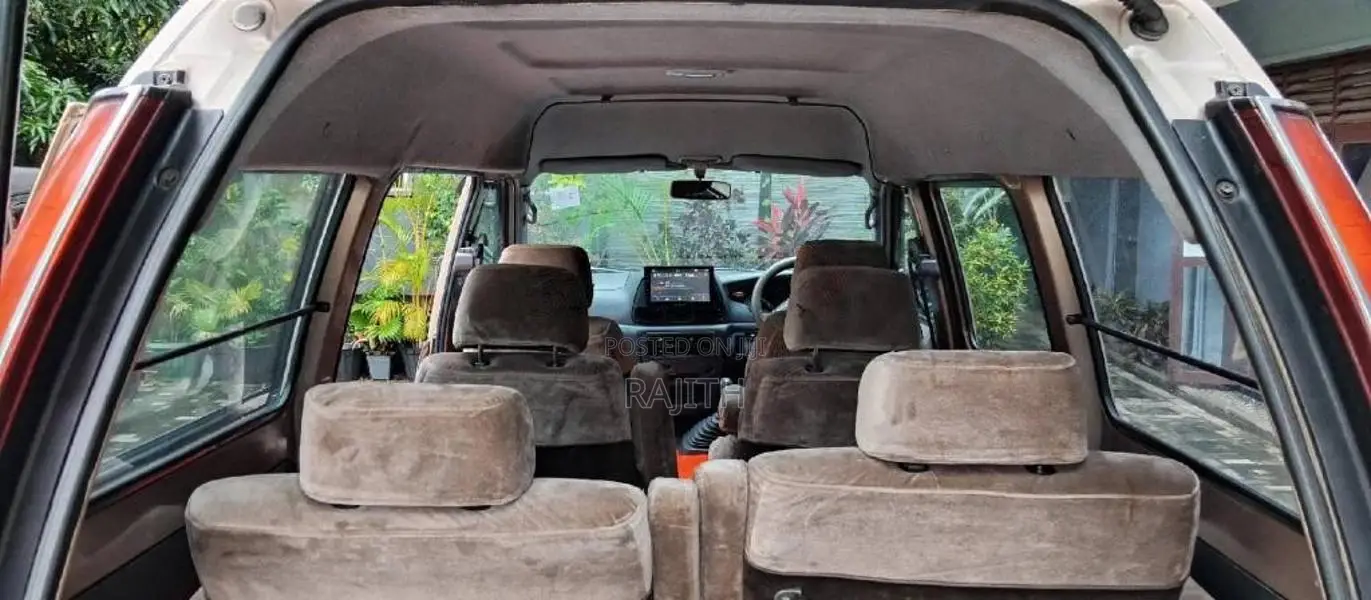 Toyota Noah 2006 Van (Used)