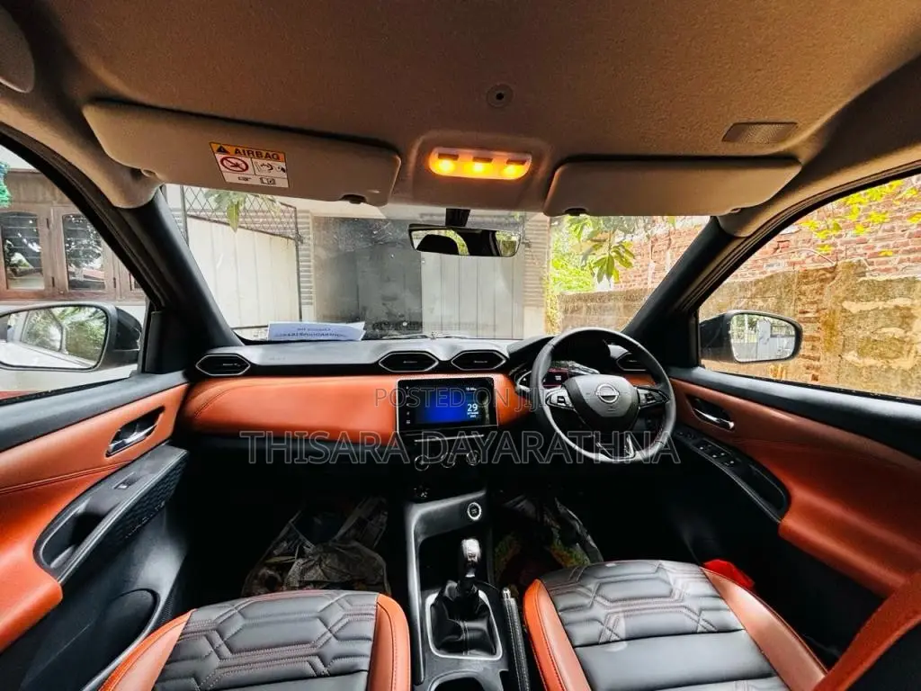 Nissan Magnite 2025 SUV (Used)