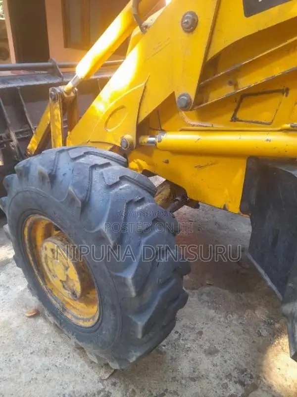 JCB 3cx 2004 Heavy-Duty (Used)