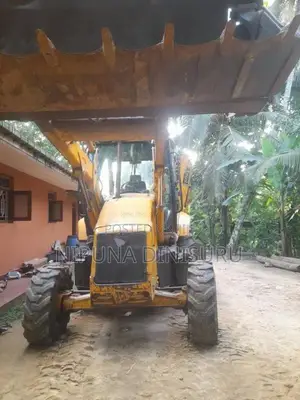 JCB 3cx 2004 Heavy-Duty (Used)