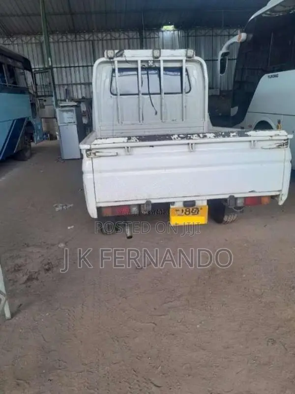 Isuzu ELF 1980 Crew Cab (Used)
