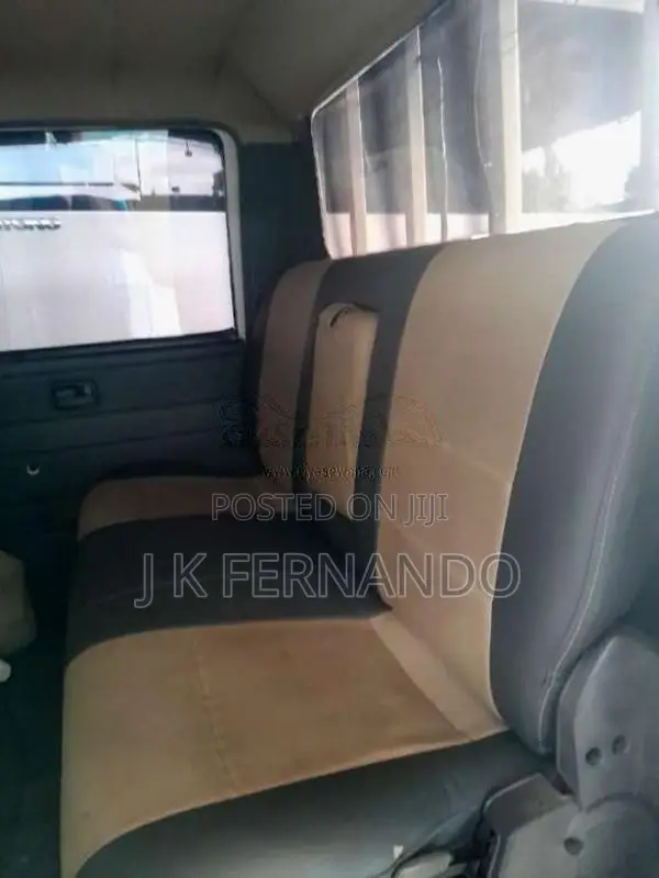 Isuzu ELF 1980 Crew Cab (Used)