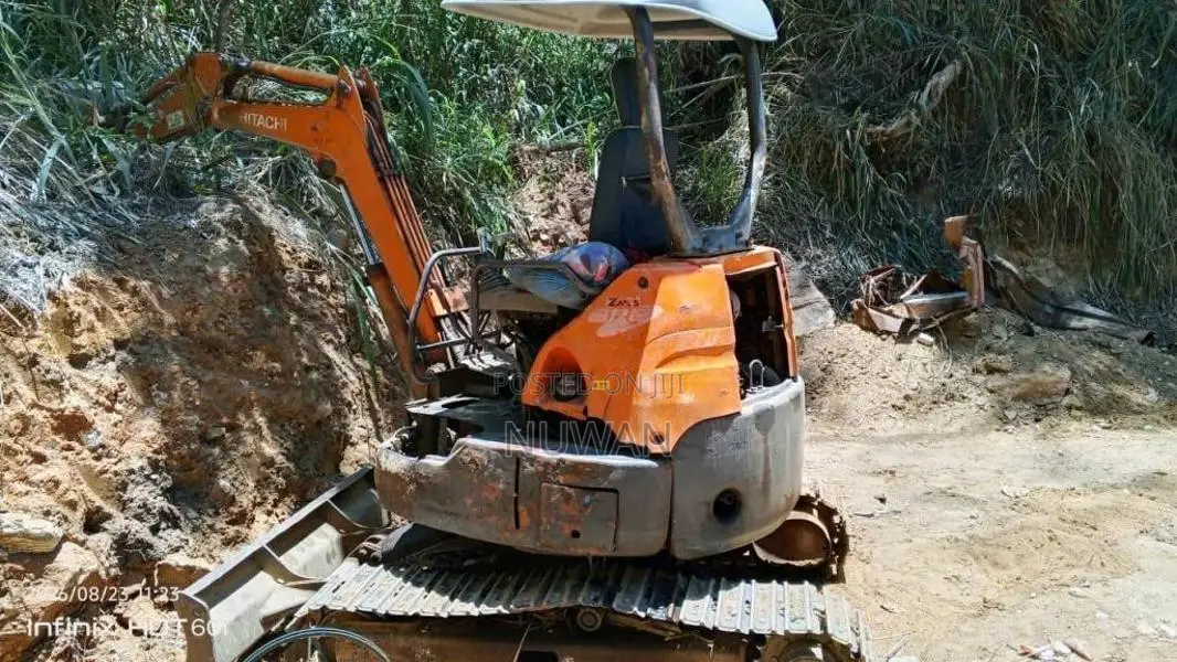 Hitachi 30 2016 Heavy-Duty (Used)