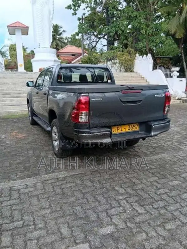 Toyota Hilux 2017 Pickup (Used)