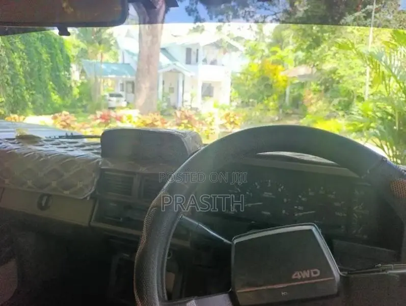 Toyota Hilux 1986 Pickup (Used)