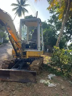 Komatsu 30-6 2012 Heavy-Duty (Used)