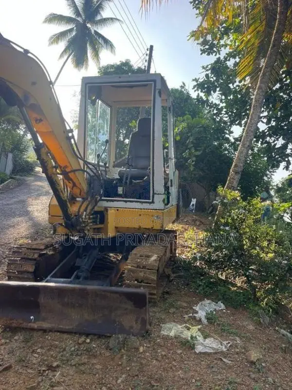 Komatsu 30-6 2012 Heavy-Duty (Used)