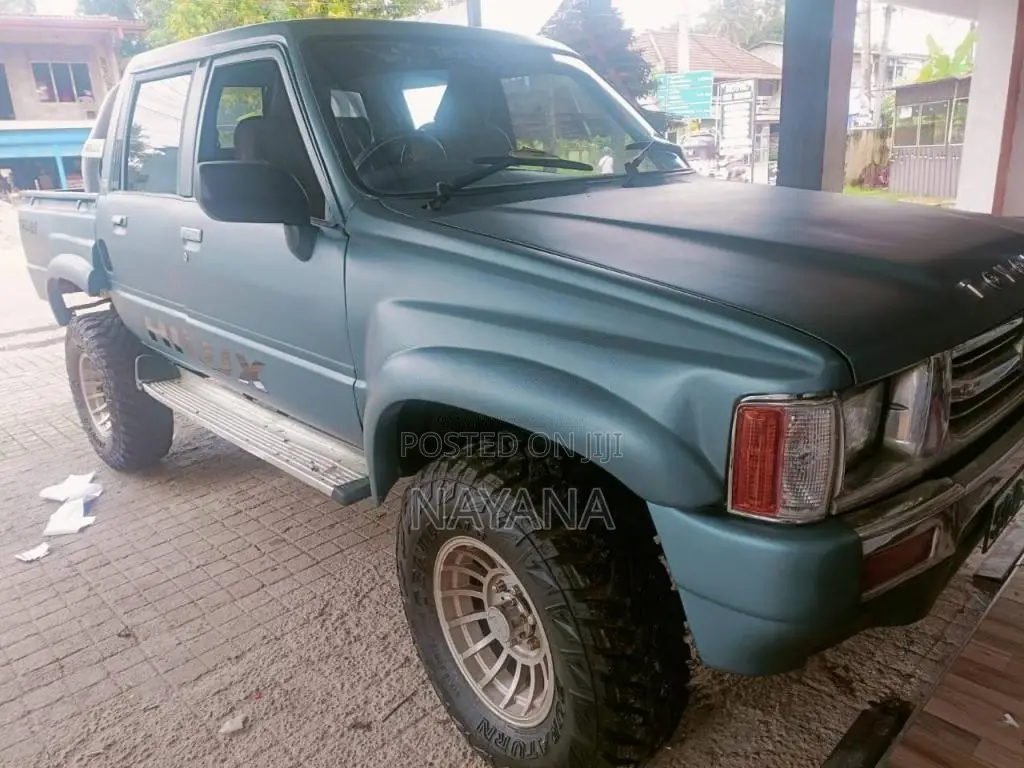 Toyota Hilux LN 65 1984 Pickup (Used)