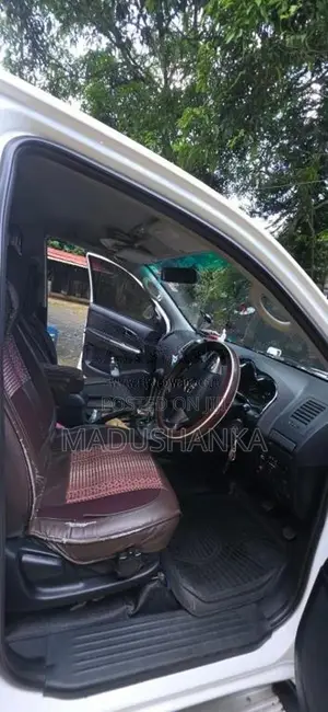 Toyota Hilux 2015 Pickup (Used)