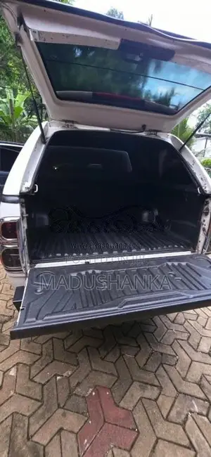 Toyota Hilux 2015 Pickup (Used)