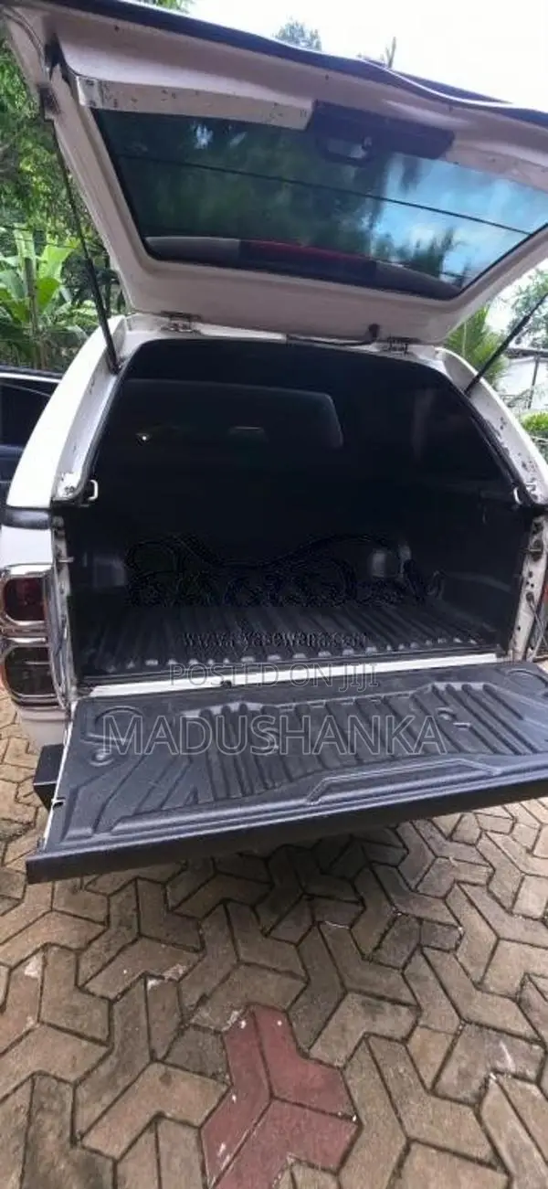 Toyota Hilux 2015 Pickup (Used)