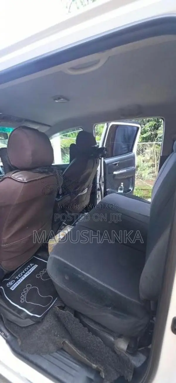 Toyota Hilux 2015 Pickup (Used)