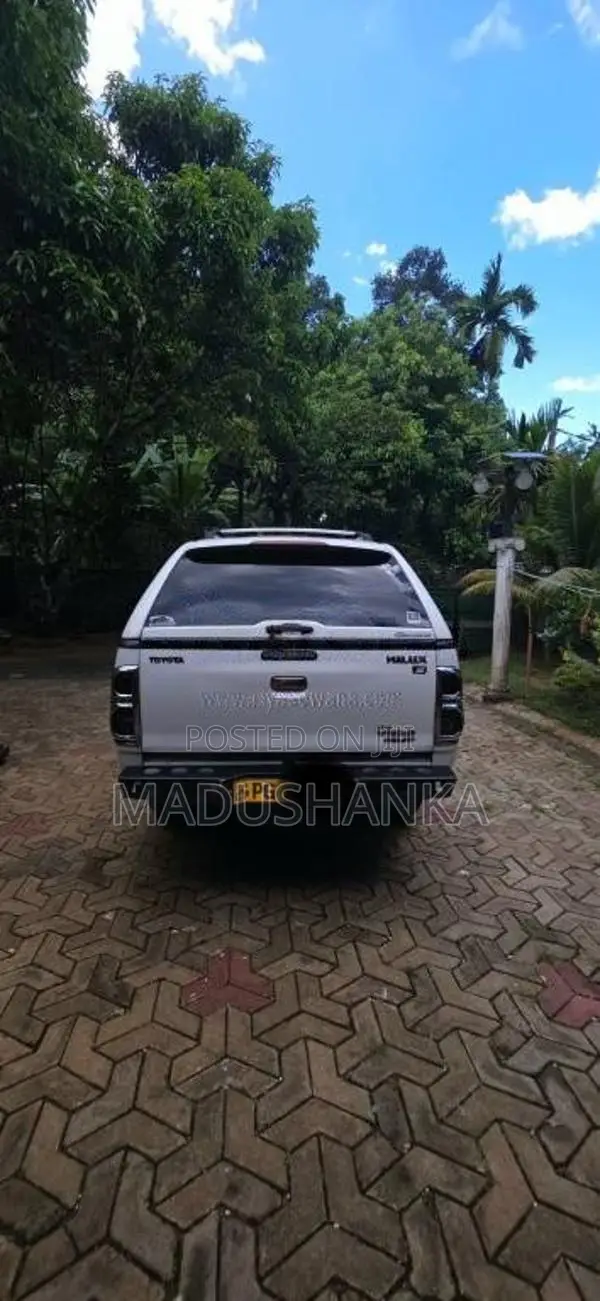 Toyota Hilux 2015 Pickup (Used)