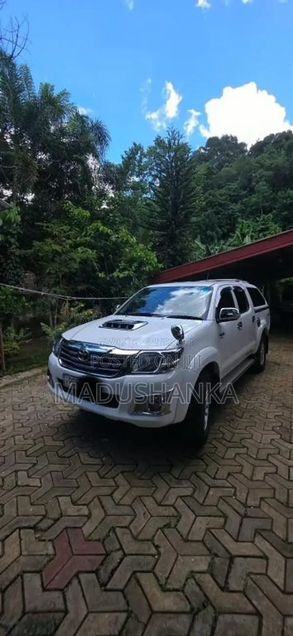 Toyota Hilux 2015 Pickup (Used)