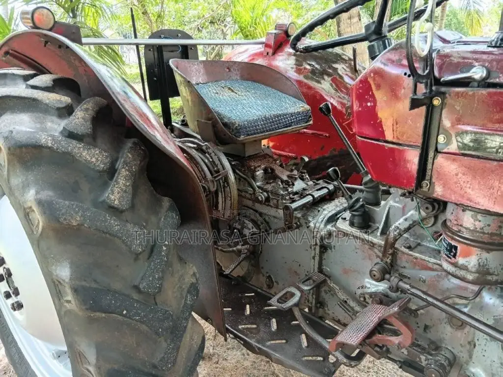 Massey-Ferguson 135 1995 Tractor (Used)