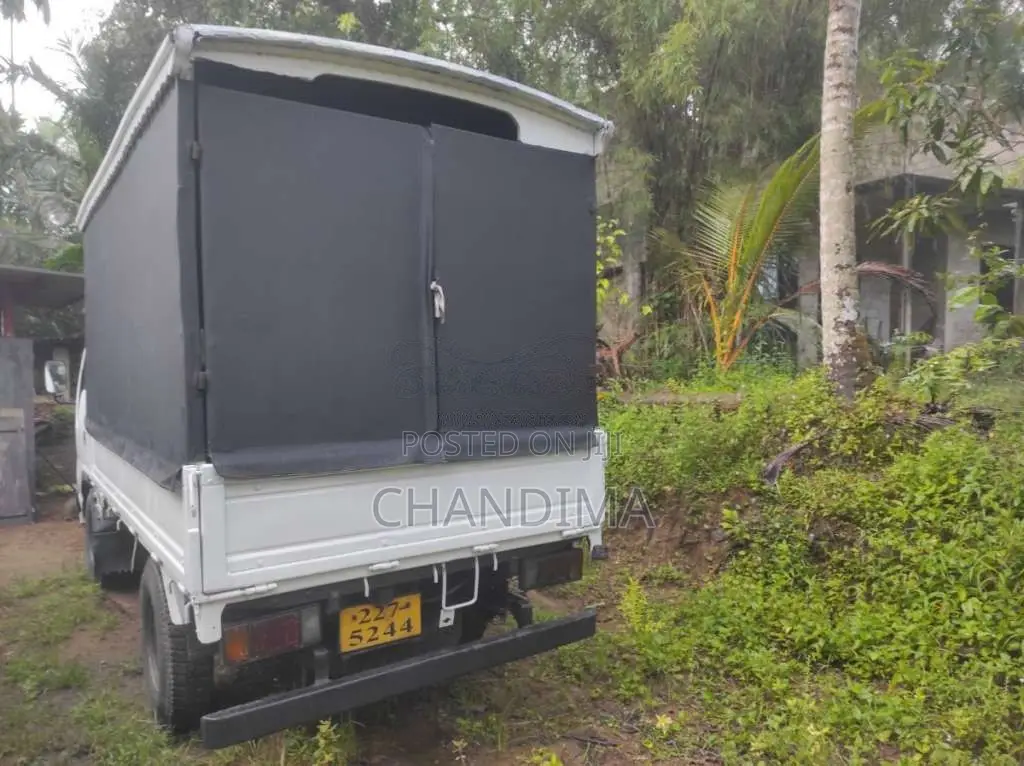 Isuzu ELF 1995 Lorry (Used)