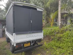 Isuzu ELF 1995 Lorry (Used)