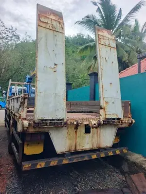 Isuzu Boom FTR Fuso 2010 Lorry (Used)