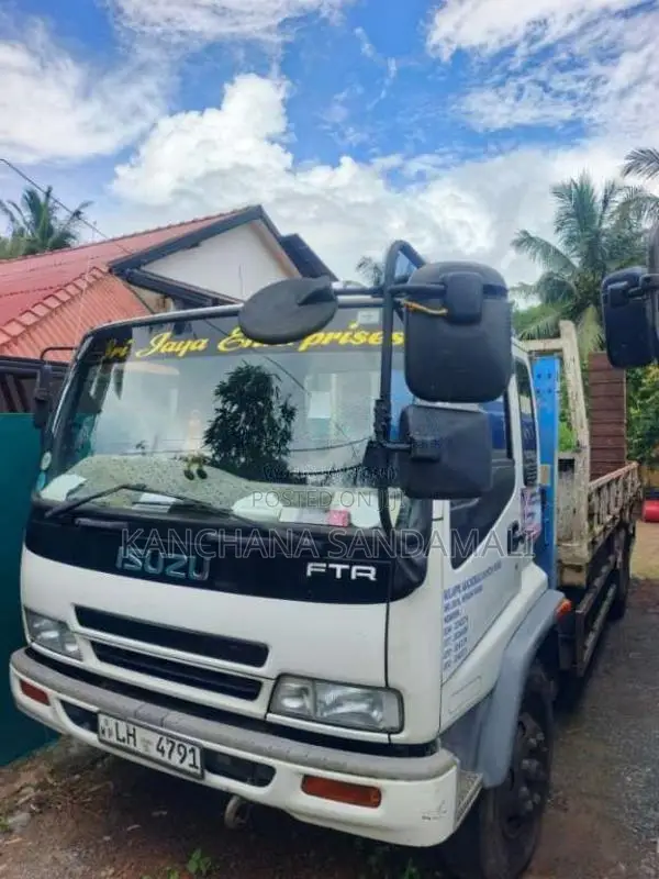 Isuzu Boom FTR Fuso 2010 Lorry (Used)