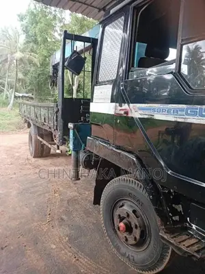 Mitsubishi Fuso 1996 Heavy-Duty (Used)