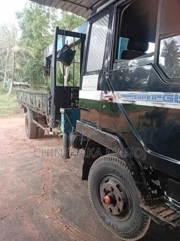 Mitsubishi Fuso 1996 Heavy-Duty (Used)