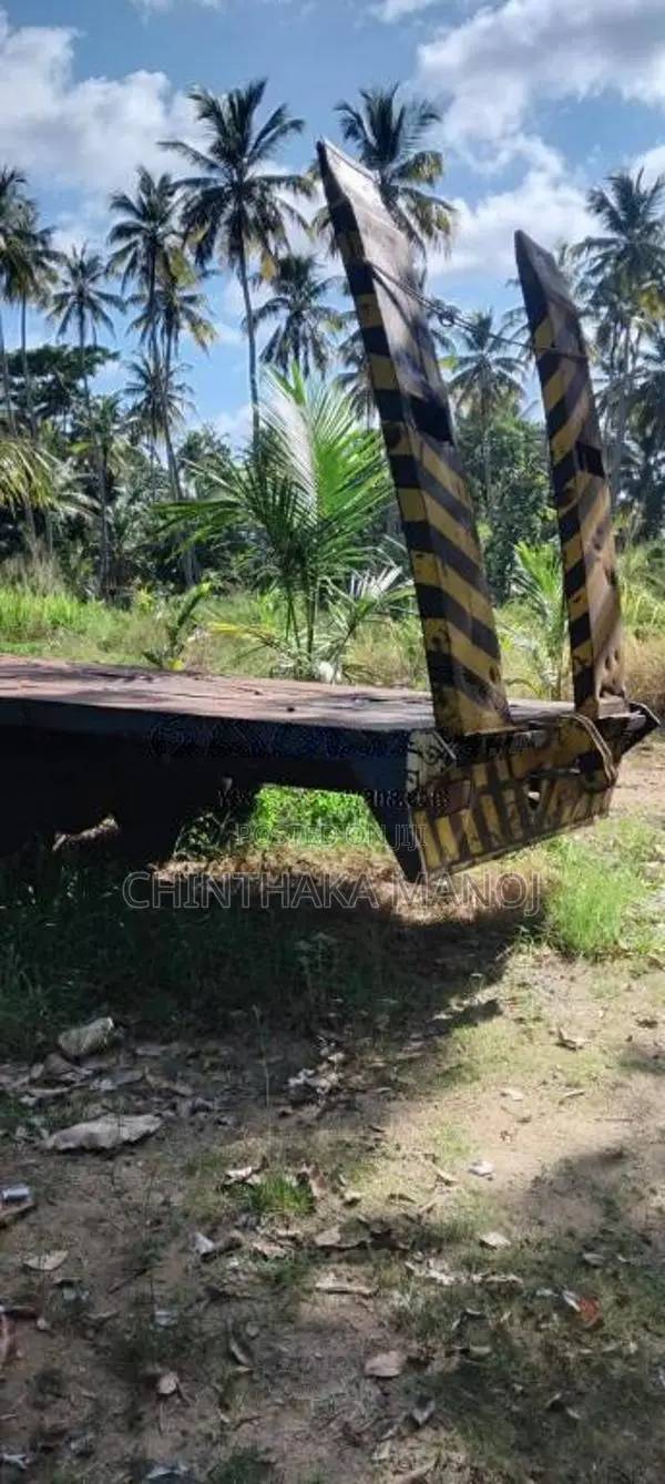 Mitsubishi Fuso 2000 Heavy-Duty (Used)