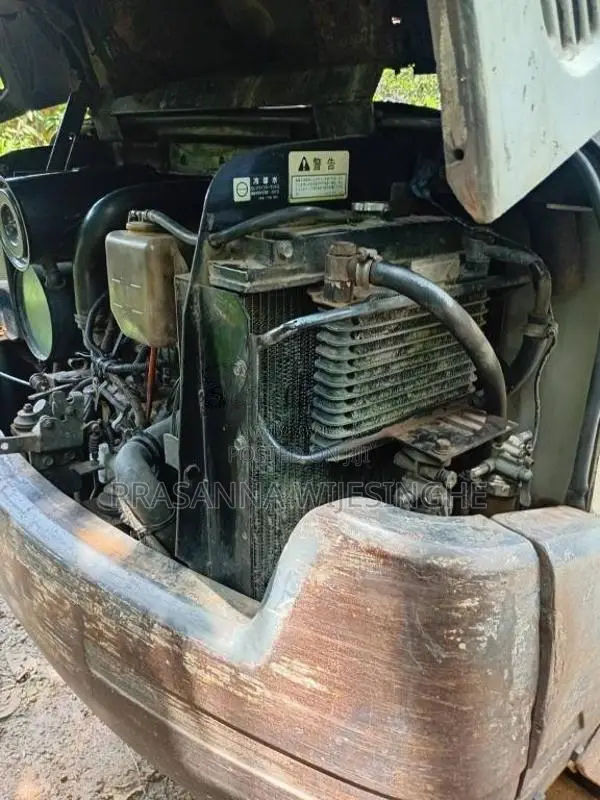 Mitsubishi MM30B 2015 Heavy-Duty (Used)